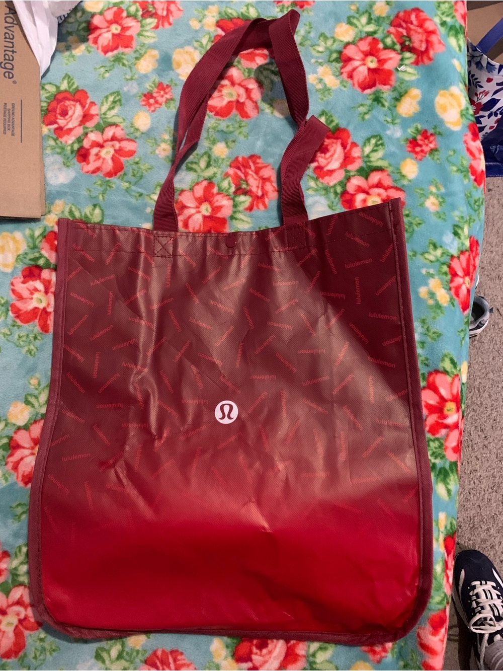 lululemon athletica Ombre Maroon to Deep Red Tote Signature Logo Reusable